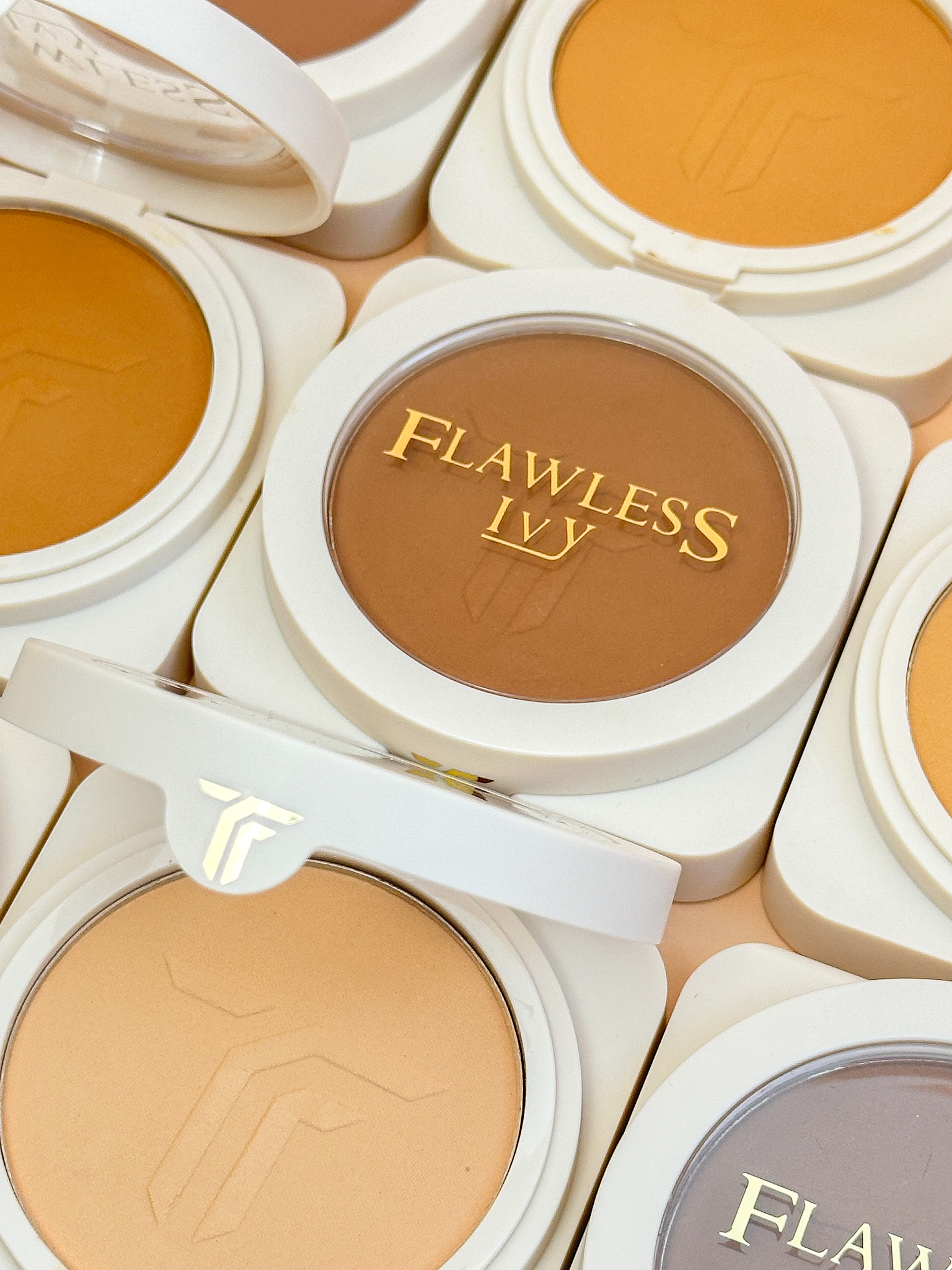 Blur Essence Pressed Powder - Image 6